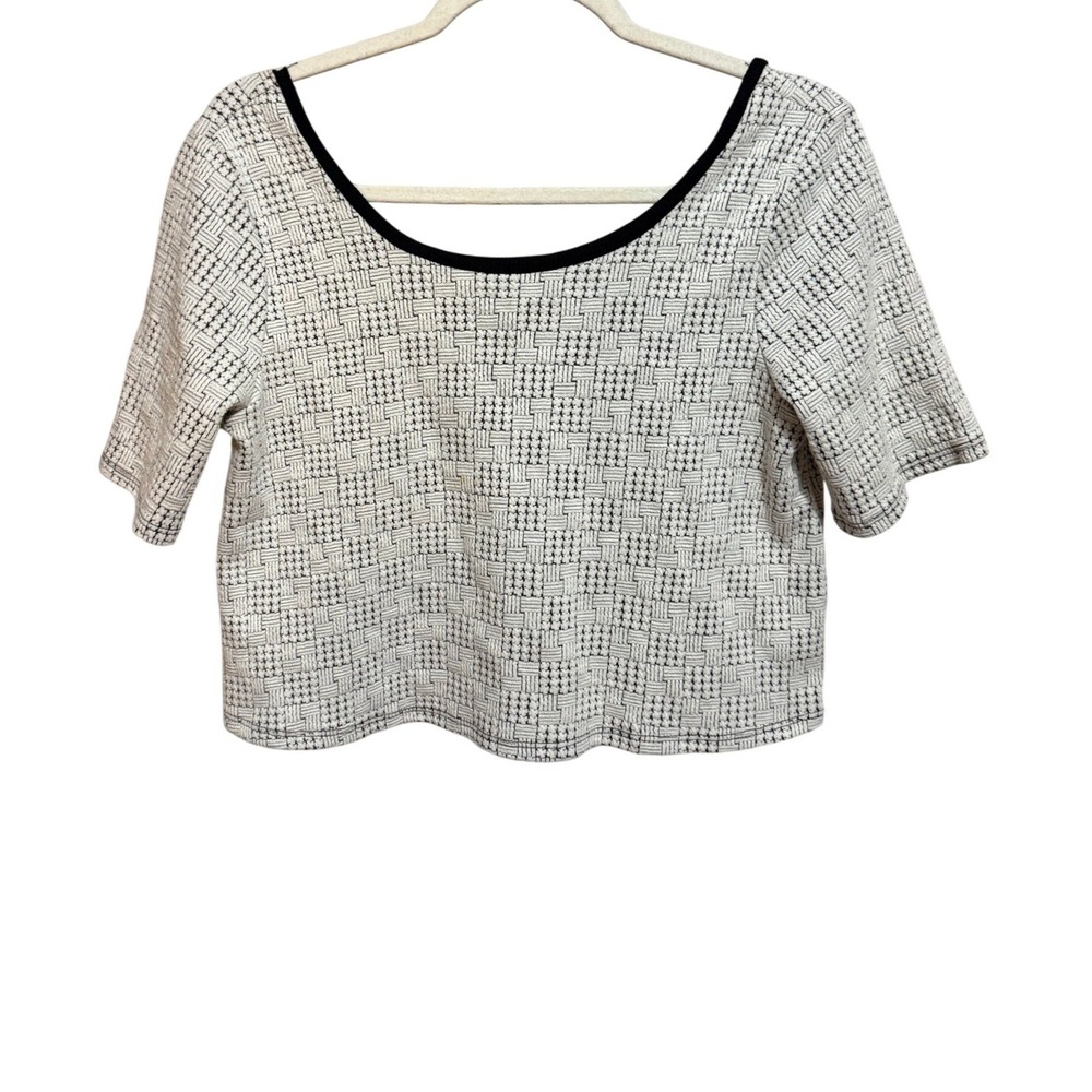 Mona B Textured Crop Top Black White Geometric Pattern Short Sleeve Scoop Neck S - Picture 2 of 9